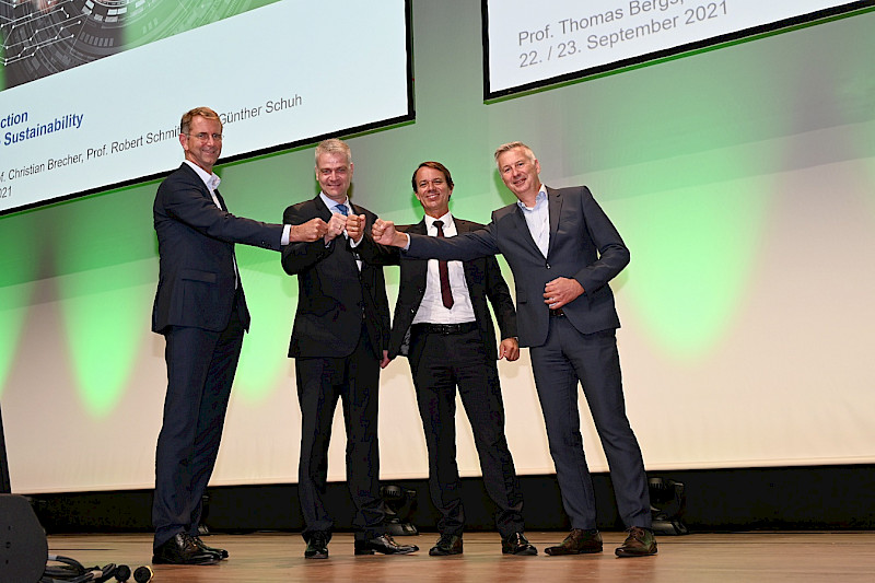2021: Günther Schuh with his colleagues Christian Brecher, Thomas Bergs and Robert Schmitt at the AWK 2021